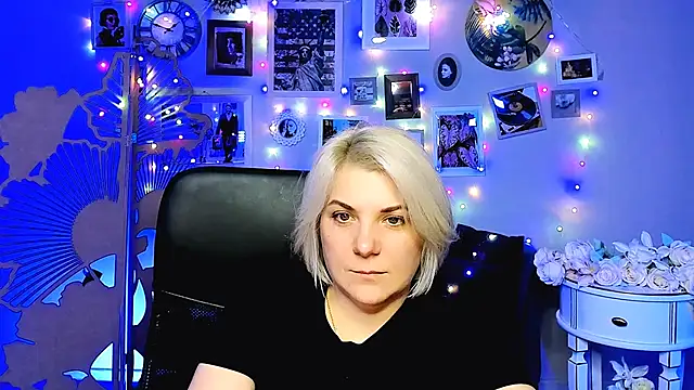 EvaEvals online show from December 17, 8:09 am