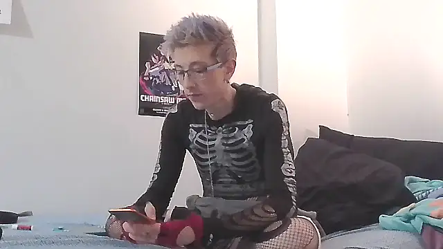 AskAveryAnything online show from December 14, 2:28 am