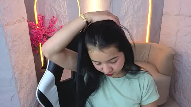 Sofi Adams Tx online show from December 15, 1:26 pm