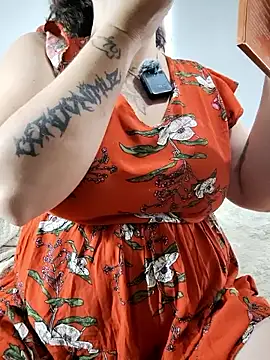 Divine Pouvoir online show from January 6, 4:00 pm