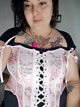 Divine Pouvoir online show from March 12, 8:04 pm