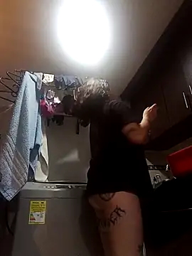 Divine Pouvoir online show from April 16, 12:39 pm