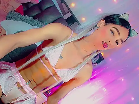 agathaferrer3 online show from February 11, 7:24 am