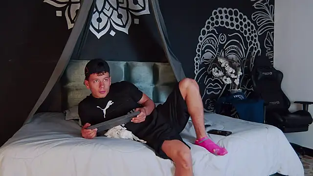 MagnusKnight  online show from January 13, 1:49 pm