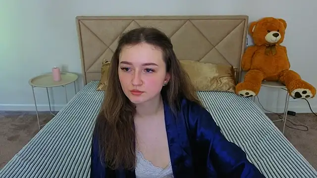 CyrenaLuxe online show from May 3, 11:49 am