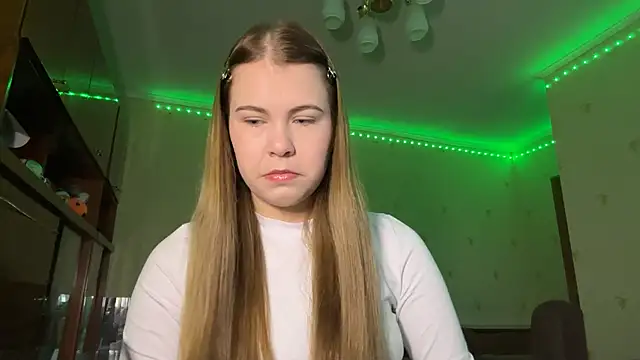 MaevAmy online show from December 15, 12:31 pm