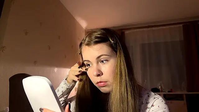 MaevAmy online show from December 17, 2:45 pm