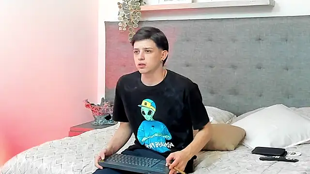 sebastamayo  online show from February 25, 4:55 am