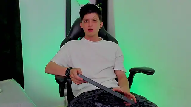 sebastamayo  online show from April 24, 1:13 pm