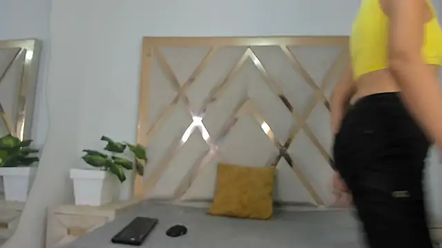 Selenaasm online show from December 20, 8:38 pm