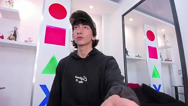 Cody Bloom online show from December 18, 4:07 am