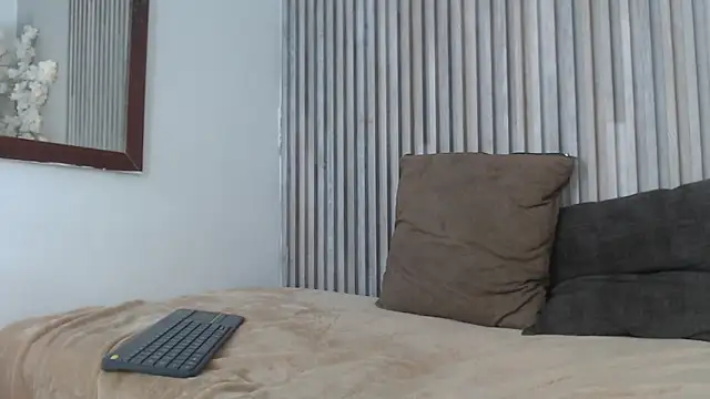 SmoothAlpha  online show from January 5, 6:11 pm