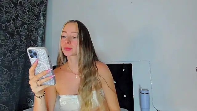 Oriana Rouse online show from January 11, 4:39 am