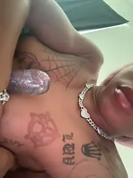 gglloww online show from December 20, 5:31 pm