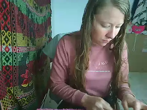 arianna blonde online show from April 16, 9:15 pm