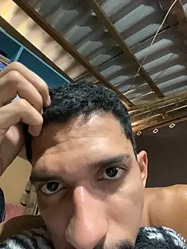 Snapshot of rocchw chatting on April 4, 4:04 pm rocchw online show from April 4, 4:04 pm