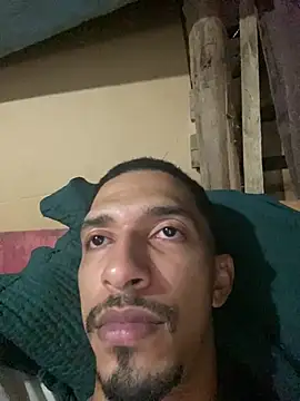 Snapshot of rocchw chatting on April 9, 3:17 am rocchw online show from April 9, 3:17 am