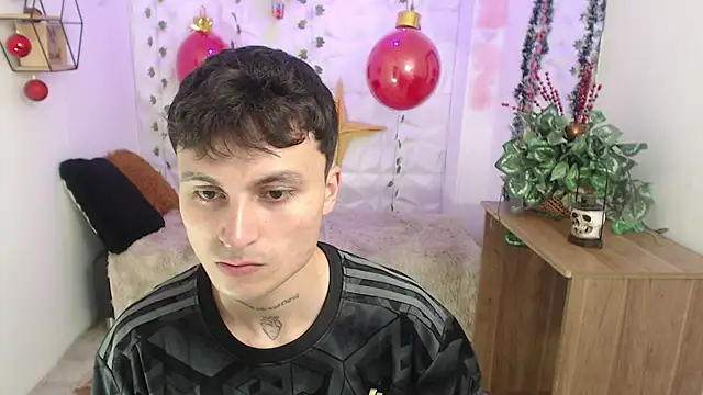 Noah Vera online show from December 20, 3:24 am