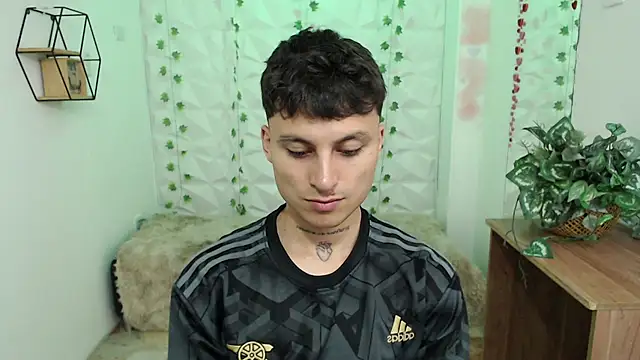 Noah Vera online show from January 11, 3:33 am