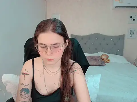 Snapshot of lexalove_doll chatting on February 20, 1:57 am lexalove doll online show from February 20, 1:57 am