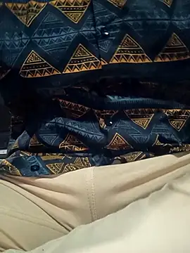 Snapshot of teena-11 chatting on December 17, 1:22 am teena-11 online show from December 17, 1:22 am