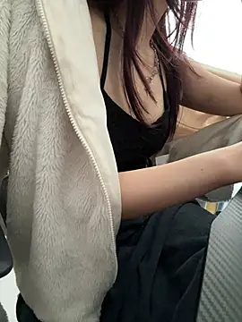 Snapshot of ddbb0000 chatting on February 17, 6:32 am ddbb0000 online show from February 17, 6:32 am