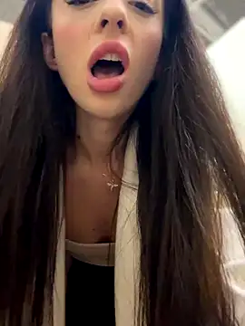 YeaLina online show from December 14, 10:42 am