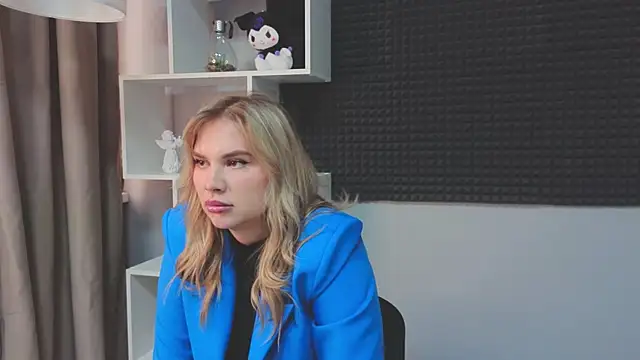 Snapshot of SirenEclip chatting on April 11, 10:19 am SirenEclip online show from April 11, 10:19 am