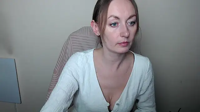 LiaSeass  online show from April 8, 12:16 pm