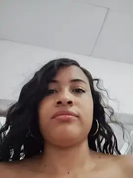 Snapshot of DAFNNEE_HOT chatting on July 14, 2:56 pm DAFNNEE HOT online show from July 14, 2:56 pm