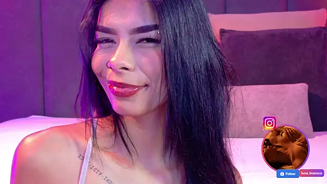 luna blannco online show from April 4, 3:09 pm