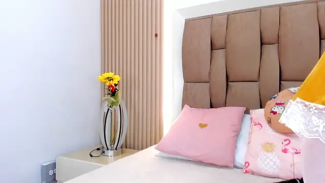 emily rivas  online show from March 27, 3:34 am