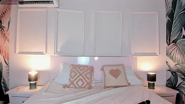 EVANGELIINE 21 online show from April 6, 6:53 pm