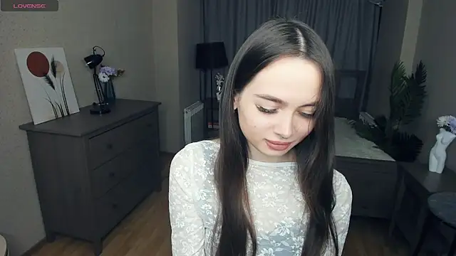 YvonneRobes online show from February 13, 7:32 pm