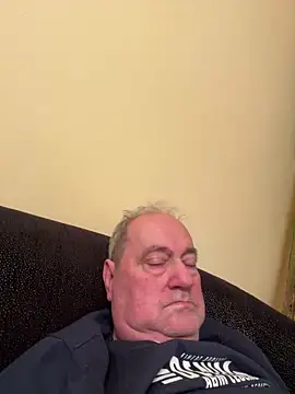 csikar online show from April 9, 9:20 pm