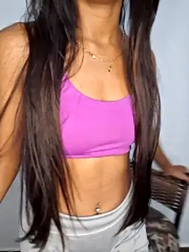 Snapshot of meenina_veneno chatting on February 6, 11:52 pm meenina veneno online show from February 6, 11:52 pm