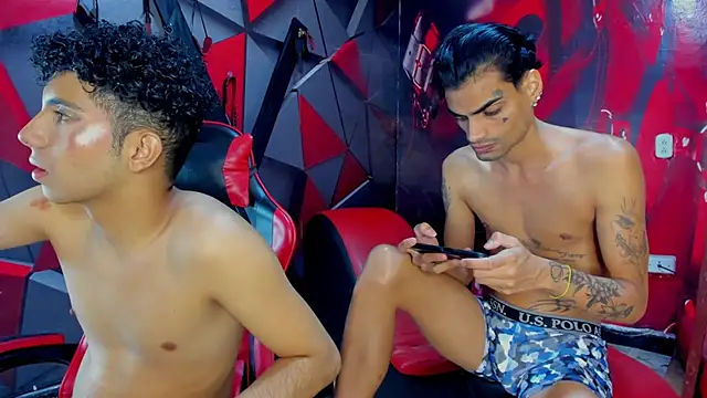 Hot Boys Without Limits online show from December 19, 4:08 am