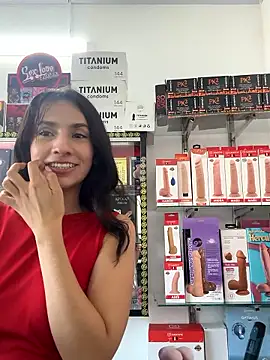 lunaluxury22 online show from January 13, 8:47 pm