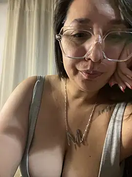 Soy maiaa4 online show from February 6, 3:00 am