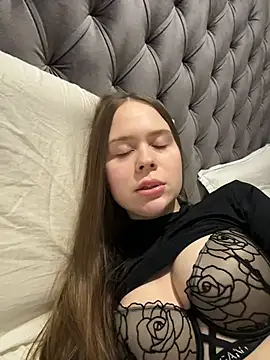 Nicole Loving online show from December 20, 9:33 pm