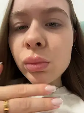 Nicole Loving online show from January 7, 6:32 pm