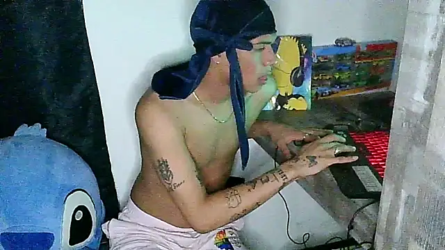 Snapshot of Glen_connor_11 chatting on December 23, 3:48 am Glen connor 11 online show from December 23, 3:48 am