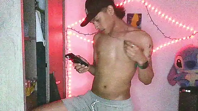 Snapshot of Glen_connor_11 chatting on January 11, 5:56 am Glen connor 11 online show from January 11, 5:56 am