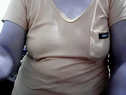 Snapshot of ChaChaMoreno_Palangga chatting on December 18, 5:57 am ChaChaMoreno Palangga online show from December 18, 5:57 am