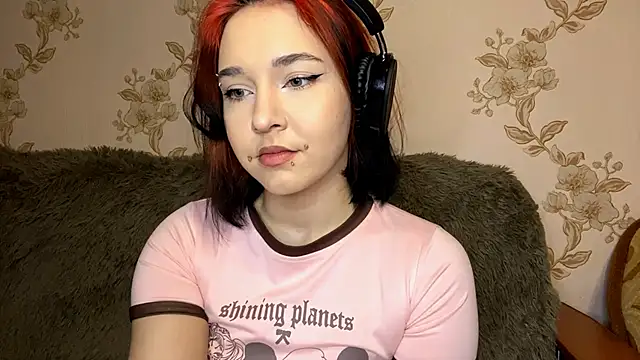 EmilyVeiro online show from February 1, 5:22 pm