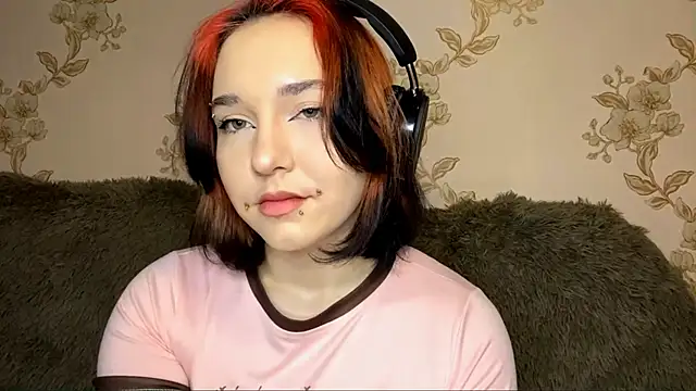 EmilyVeiro online show from February 5, 5:17 pm