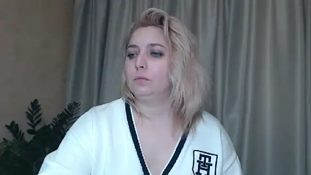 sweetpussy13 online show from January 12, 10:12 am