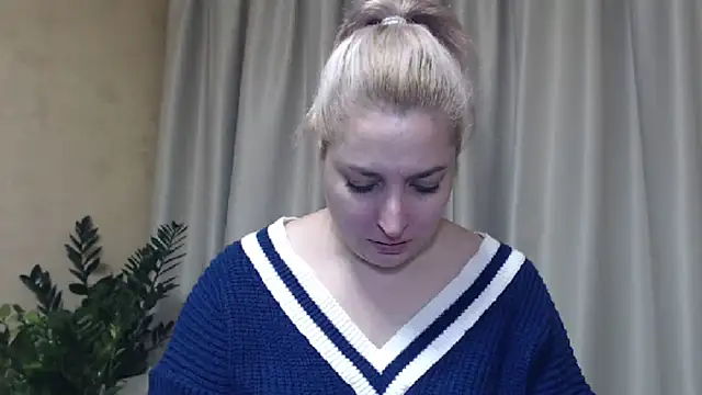 sweetpussy13 online show from January 19, 7:15 am