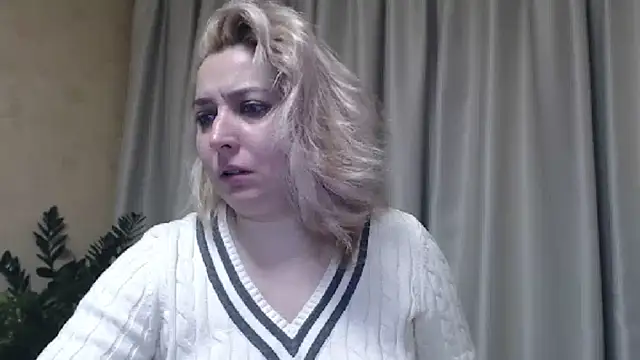 sweetpussy13 online show from January 22, 7:35 am