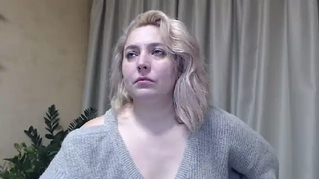 sweetpussy13 online show from February 4, 7:40 am